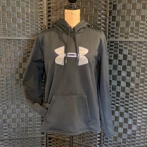 Black under armour hoodie in size extra large